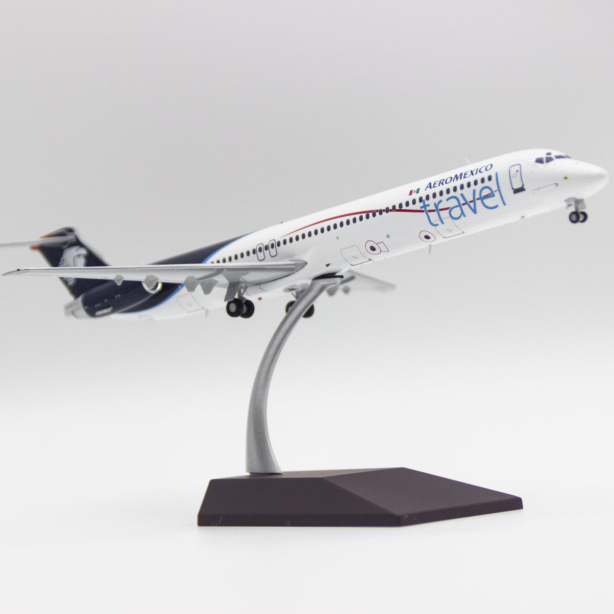 GeminiJets 1:200 Aeromexico Travel McDonnell Douglas MD-83 N848SH Diecast Model G2AMX857 with Stand