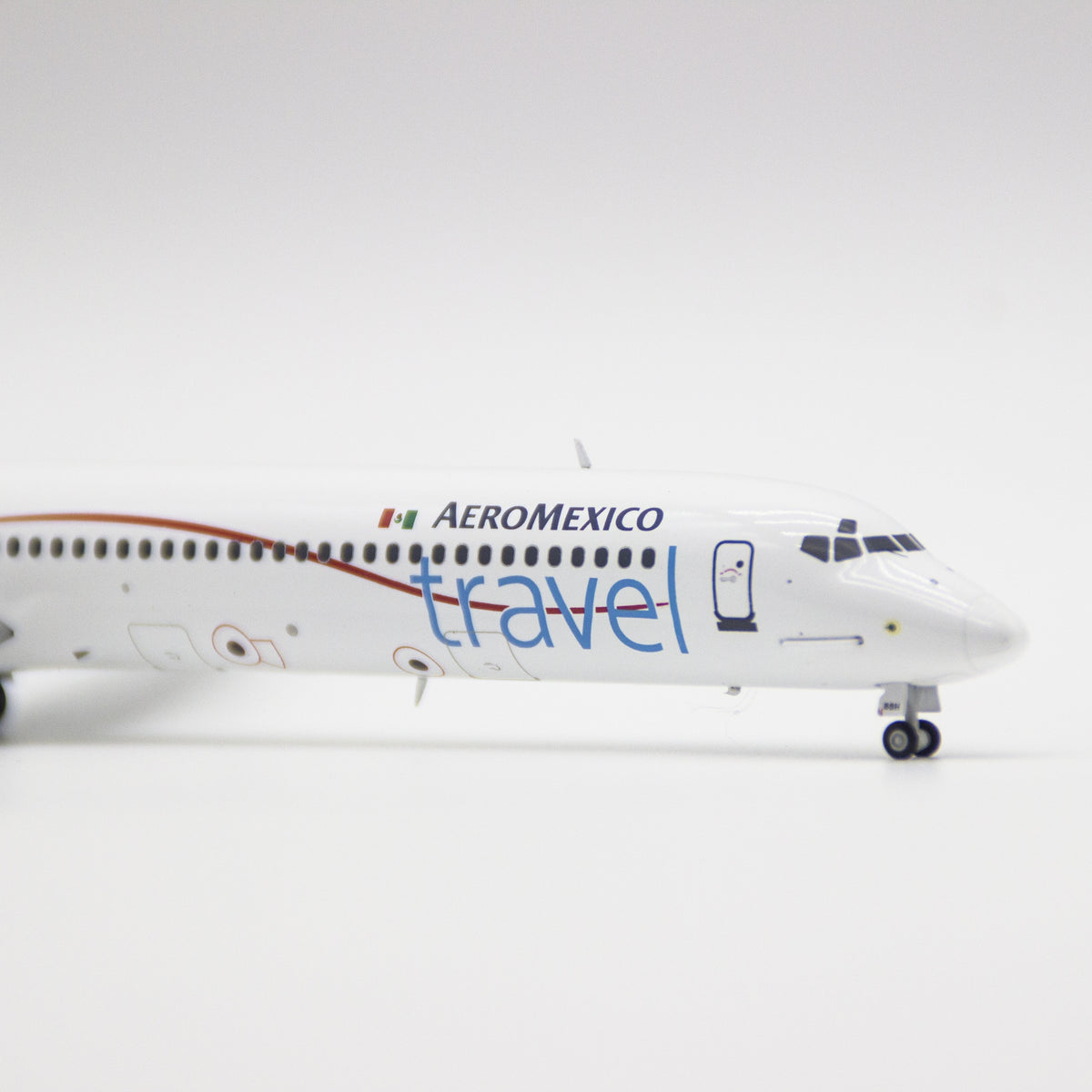GeminiJets 1:200 Aeromexico Travel McDonnell Douglas MD-83 N848SH Diecast Model G2AMX857 with Stand